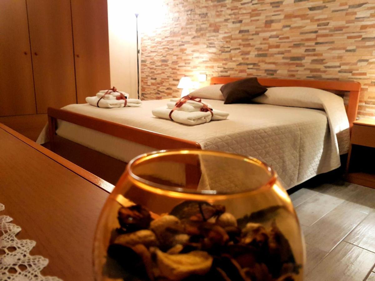 Il Vicoletto Bed and Breakfast Frascineto Exteriör bild