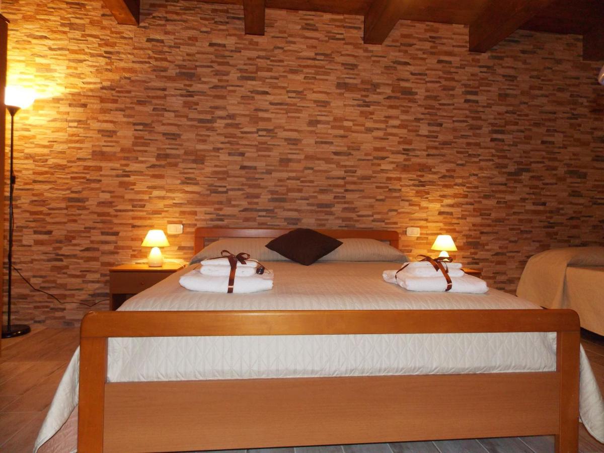Il Vicoletto Bed and Breakfast Frascineto Exteriör bild
